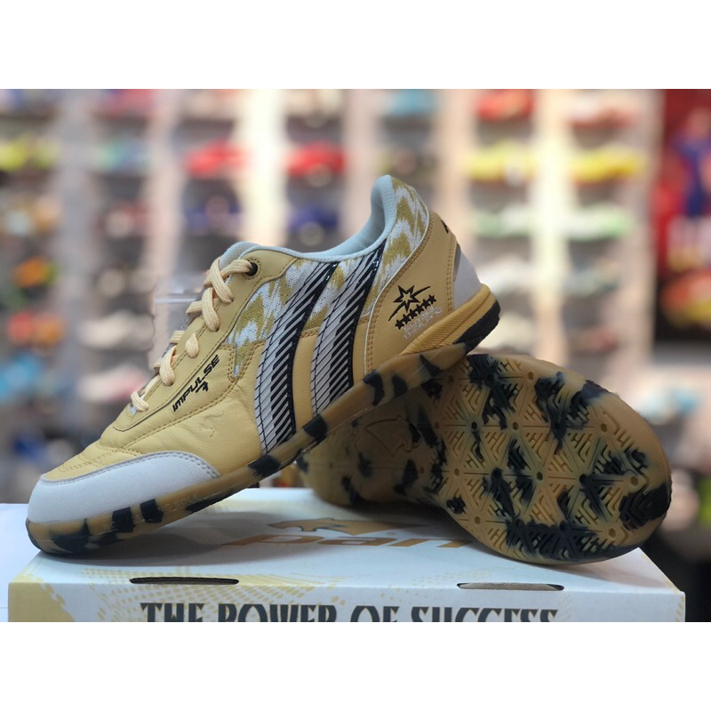 รองเท้าฟุตซอล Pan impulse 7 ตัวท๊อป ป้าย 3990 ฿