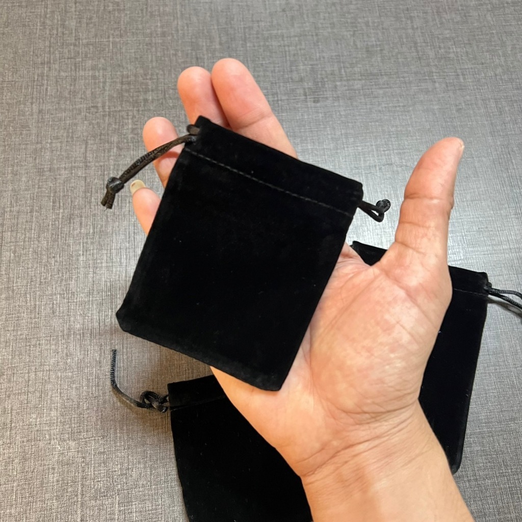 ถุงผ้ากำมะหยี่หูรูด ใส่เครื่องประดับ กระเป๋าผ้าเชือกรูดน่ารักๆ ใส่แหวน ของขวัญชำร่วย (ร้านส่งจากไทย) - รูปที่ 2