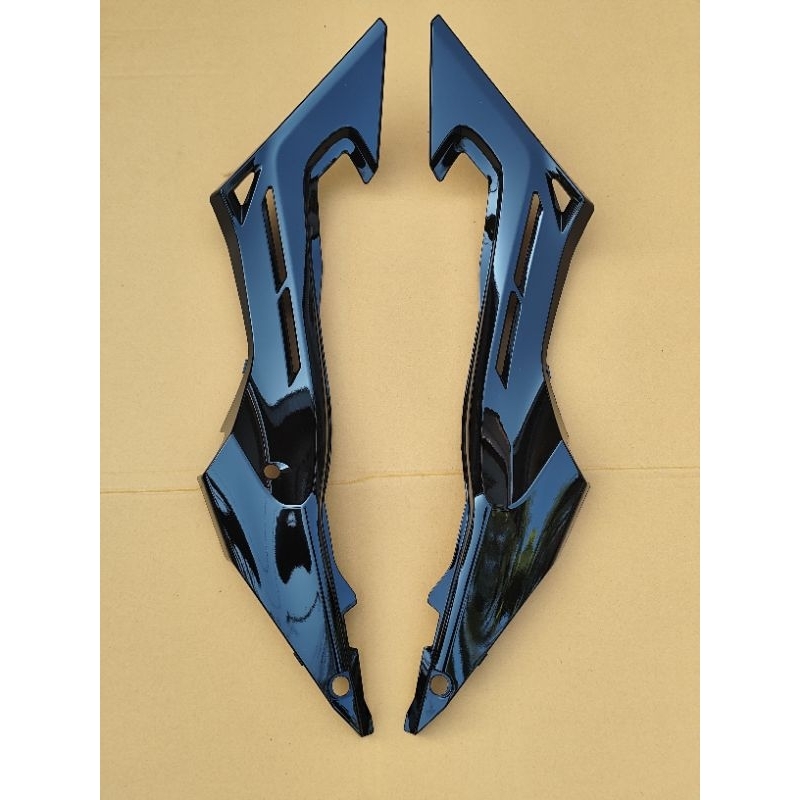 แผงแฟริ่งด้านหลัง Honda CB 650F ปี 2015 รหัส 83511-MJE-D000 ทำสี(ดำเงา)ราคานี้ได้ทั้งข้างขวา(R)+ข้าง