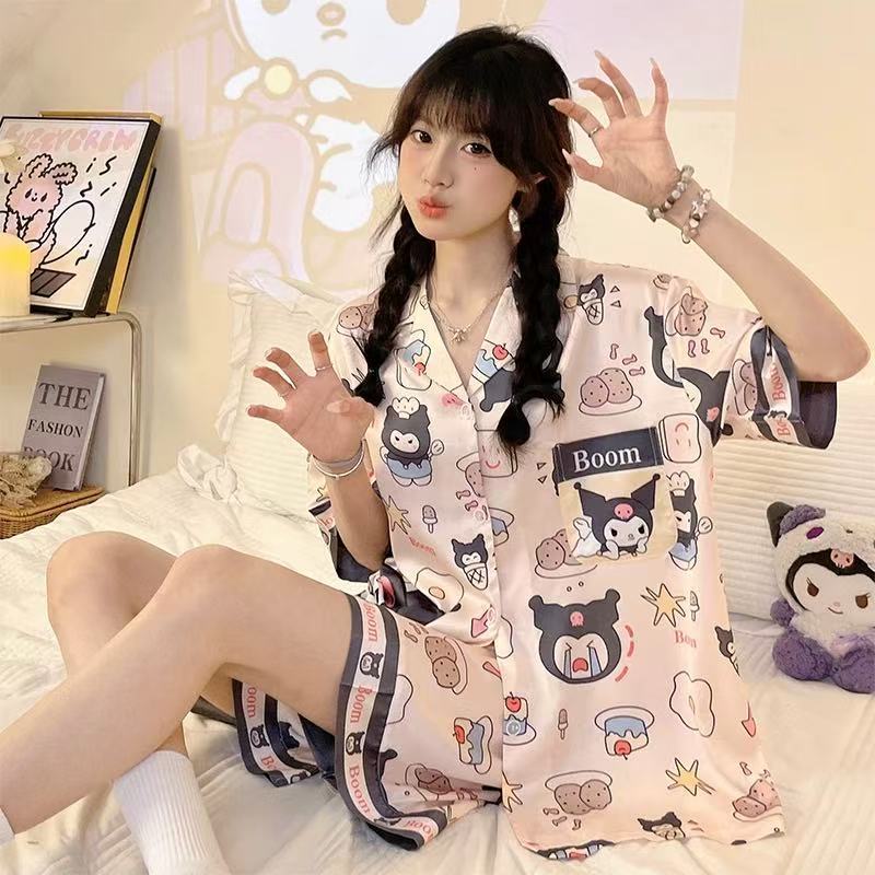 388 ชุดนอนโอเวอร์ไซส์ แขนสั้นขาสั้น รอบอก42 ชุดนอนสาวอวบผ้าซาตินลายการตูนน่ารักๆ พร้อมส่ง
