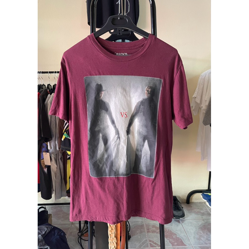 เสื้อยืดมือ 2 Freddy Vs Jason T Shirt Mens Size Large Red Freddy Krueger Jason Voorhees Horror