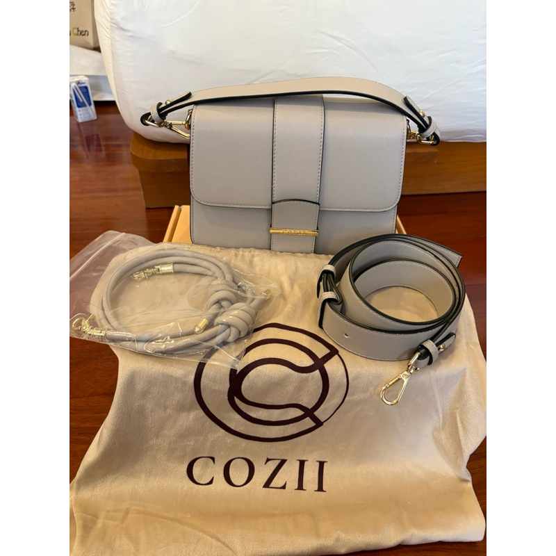 cozii bag มือสอง รุ่น emma สีเทา สาย 3 เส้น ปกติ 2,280