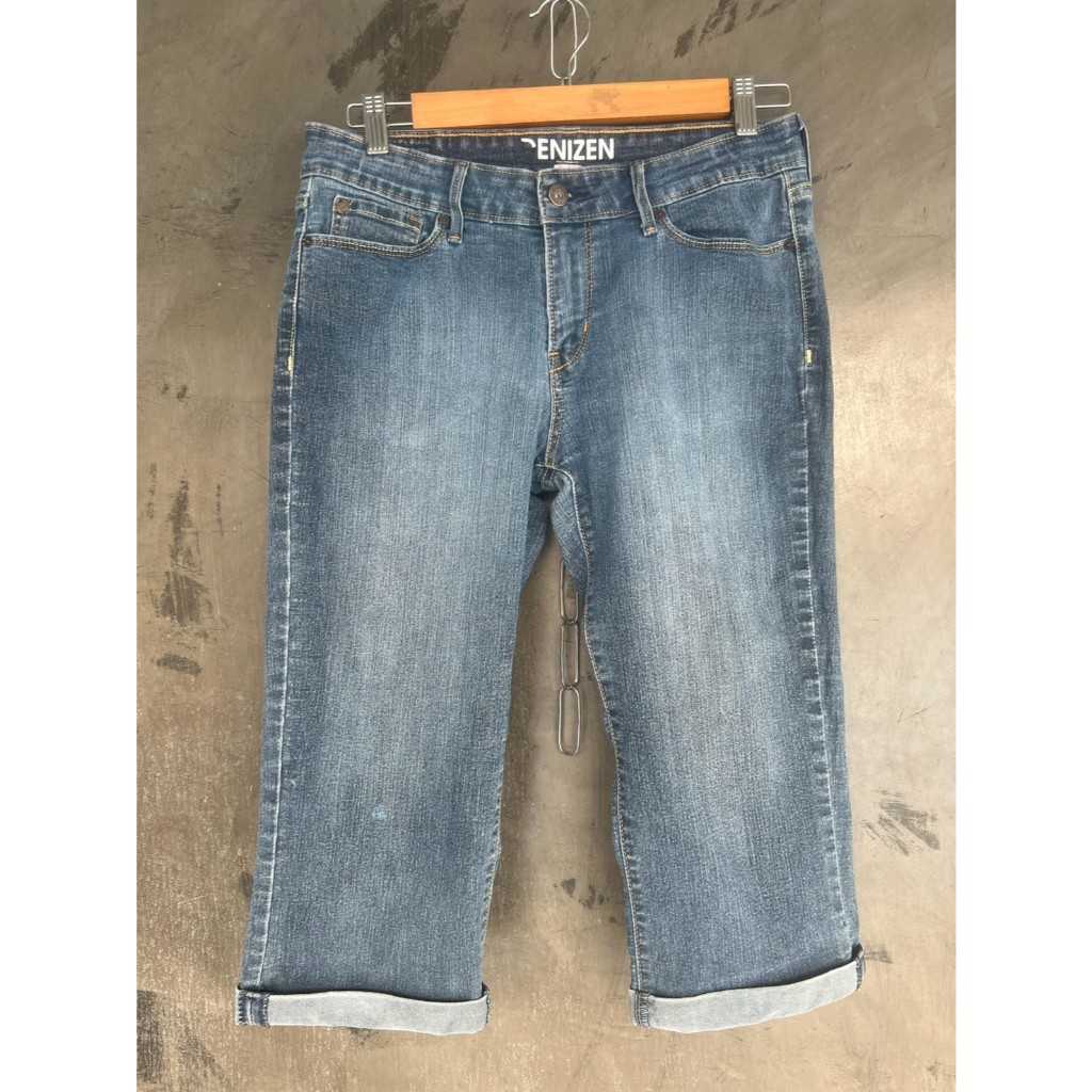 กางเกงยีนส์ขาพับ 4-5 ส่วน (มีรอยถลอกด้านหน้า+รอยผ้ายืดตรงเป้า) Denizen Levi’s เอว 30-33” สะโพก 39-43