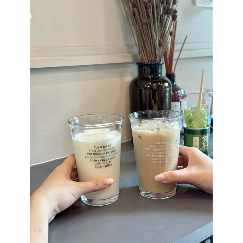 💘พร้อมส่ง💘 แก้วลายโบว์ทรงสูง ใส่มัทฉะ นม กาแฟ เนื้อแก้วหนา คุณภาพดี แก้วแม่ตุ๊ก - รูปที่ 4