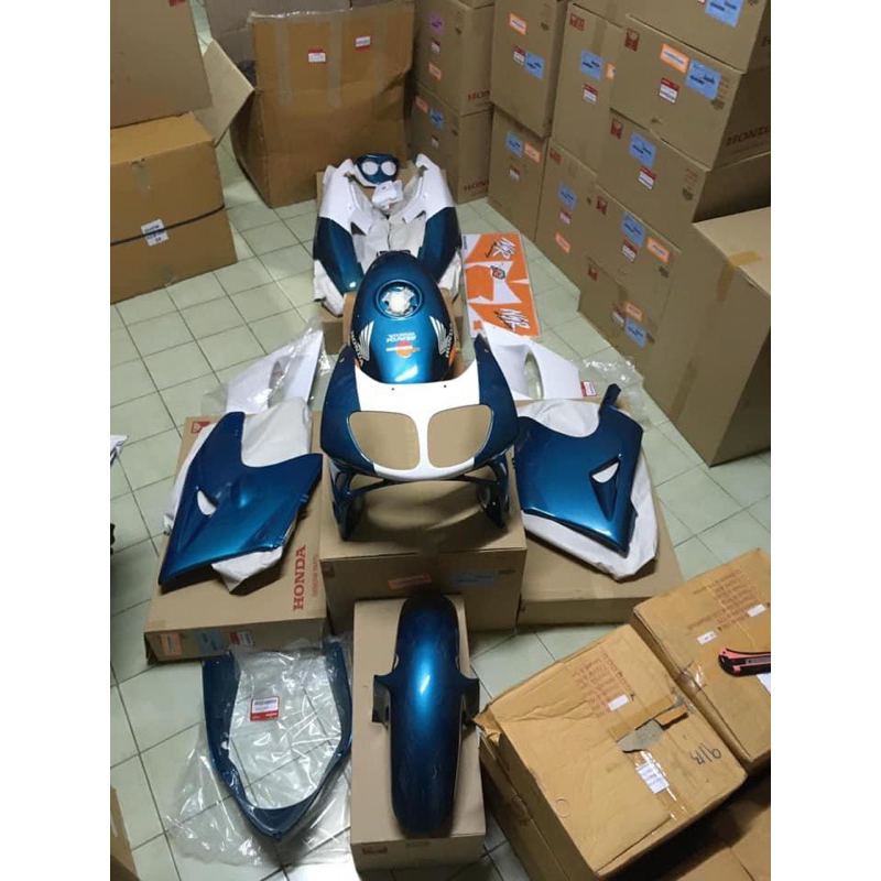ชุดสี แฟริ่งทั้งคัน (11ชิ้น) ไม่รวมถังน้ำมัน HONDA NSR150SP 2T Fairing color 1set 11Pcs.(แท้ศูนย์ฮอน