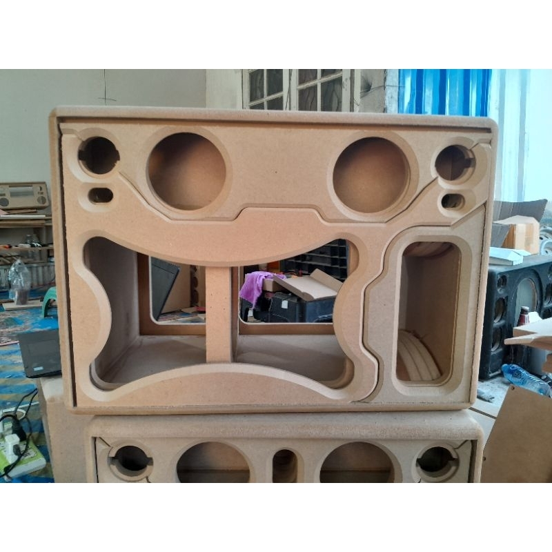 ตู้ลำโพงแบนพาส 8นิ้วเดี่ยว กระแทกข้าง