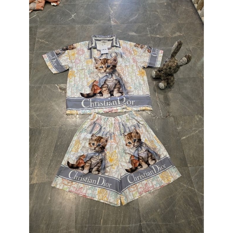 New ชุดเซ็ตเสื้อฮาวาย+กางเกงขาสั้น มีกระเป๋า งานเซ็ตน่ารักที่ใส่สบายสุดๆ ลายไม่มีซ้ำใครในตลาดแน่นอน