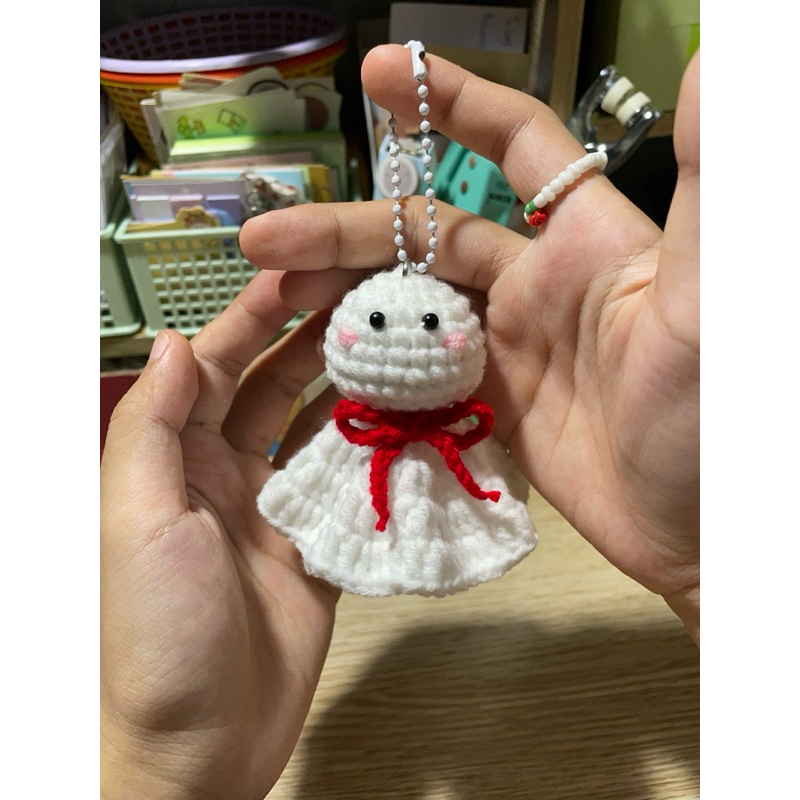 ‼️พร้อมส่ง‼️teru teru bozu/sunny doll crochet keycain🌧️ พวงกุญแจตุ๊กตาไล่ฝน (เปลี่ยนสีตัวเเละโบว์ได้/แจ้งในแชทเลยค่าาา)