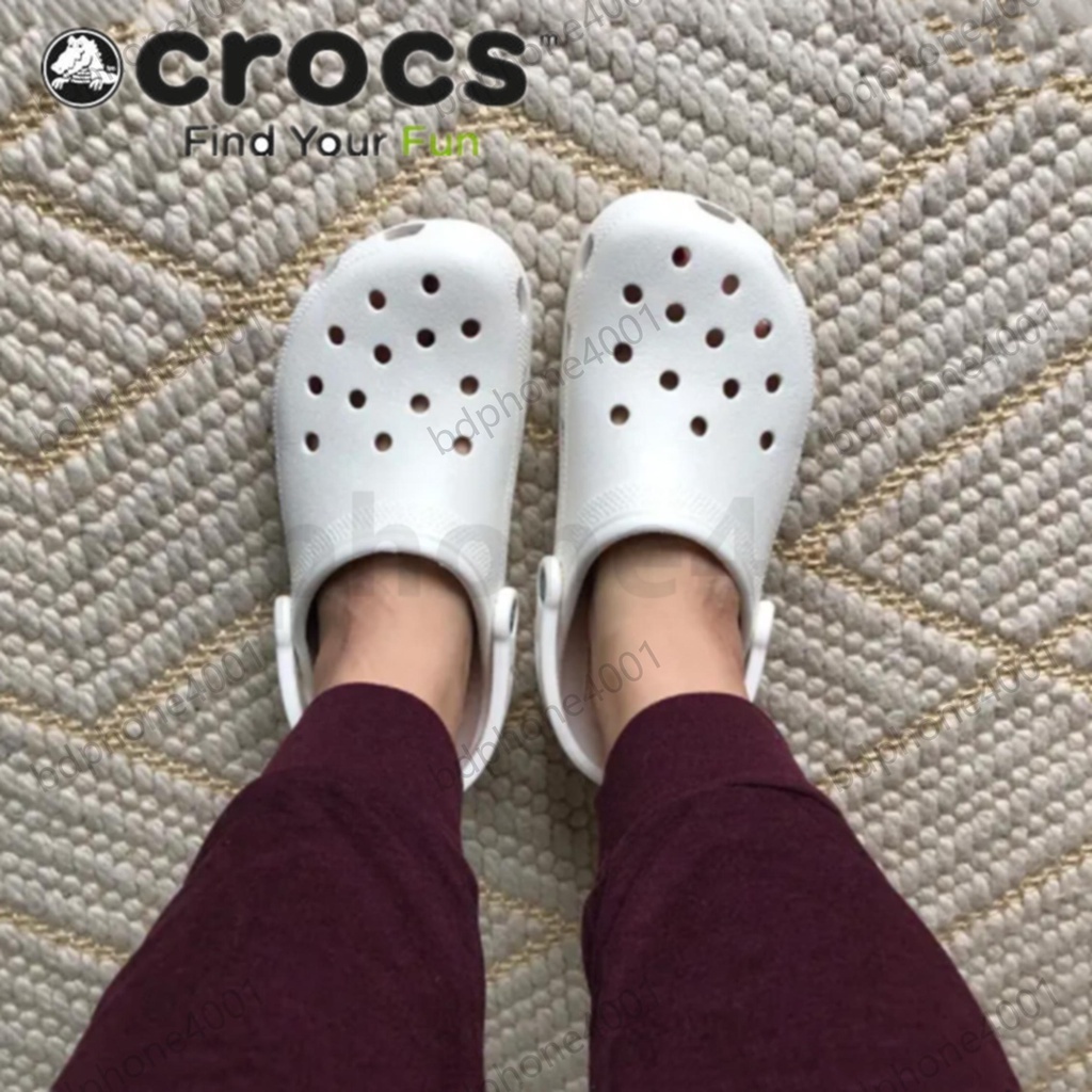 【พร้อมส่ง ของแท้ 100%】รองเท้า ลำลองแฟชั่น สไตล์ Crocs Classic Clog แจกตัวติดรองเท้า [พร้อมส่ง]