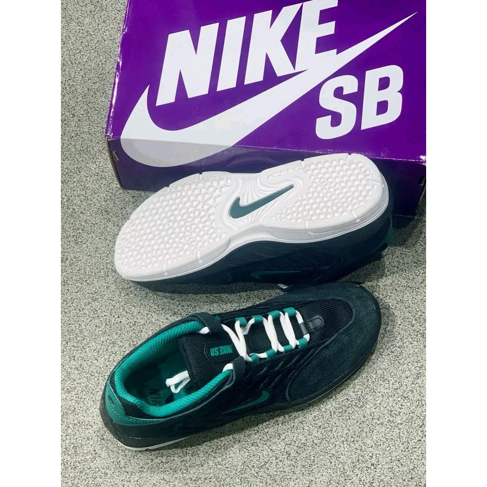 ยูนิเซ็กส์ NIKE Sb Vertebrae แฟชั่นและกันลื่น สวมใส่สบายและลำลอง สไตล์ย้อนยุค ระบายอากาศได้และอเนกประสงค์ FD4691-001