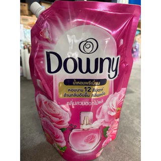 Downy ดาวน์นี่ น้ำยาปรับผ้านุ่ม สูตรเข้มข้นพิเศษ แบบเติม950มล. / 1 ลิตร