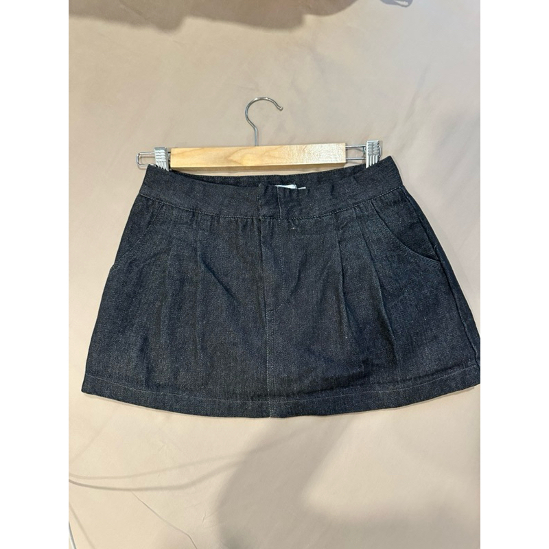 กระโปรงกางเกงขาสั้น ผ้ายีนส์ดำ Atipa