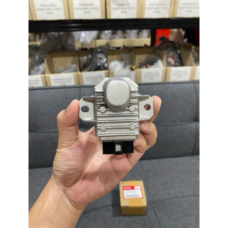 แผ่นชาจไฟเลี้ยวบังลมไมล์ฟ้า/110i KWB-601 แท้เบิกศูนย์