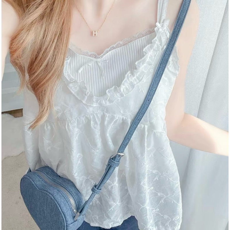 สายเดี่ยวคอวี ร้าน rika.shopp สีครีม size s