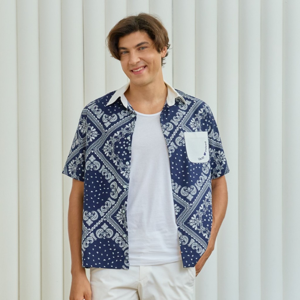 VACAY INDEED | Diddy Shirt ลาย Navy Paisley เสื้อเชิ๊ดมีกระเป๋า /พร้อมส่ง*