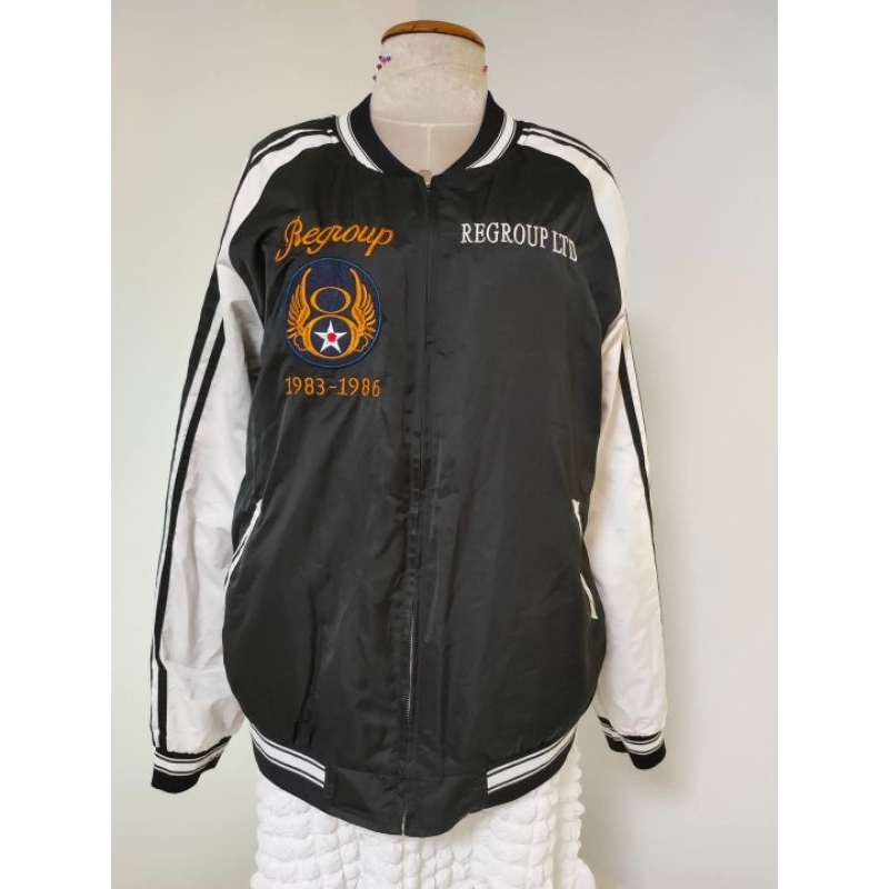 Sukajan jacket เสื้อปักลายญี่ปุ่นผ้าซาตินเนื้อนิ่มอย่างดีมือสองใหม่มากอก47ยาว27นิ้ว