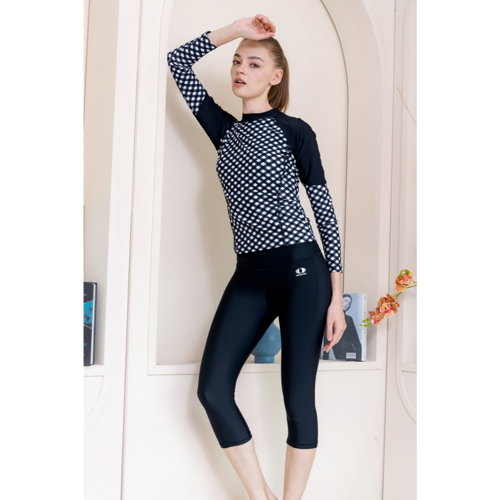 OCEANA SWIMWEAR (ลด 50%) ชุดซันสตรี ทูพีช เสื้อแขนยาวแต่งแขน กางเกง 7 ส่วน รหัส 24OPSLTP05 สี BL