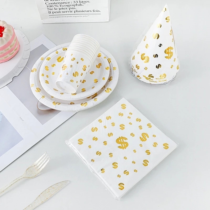 เซ็ทจาน แก้ว กระดาษ ดอลล่า Paper plates, paper cups on the dining table, dollar plates