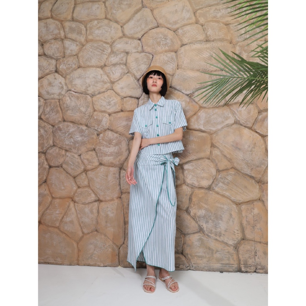 UPTOYOU กระโปรงยาวผู้หญิง Woman Skirt with green stripe print