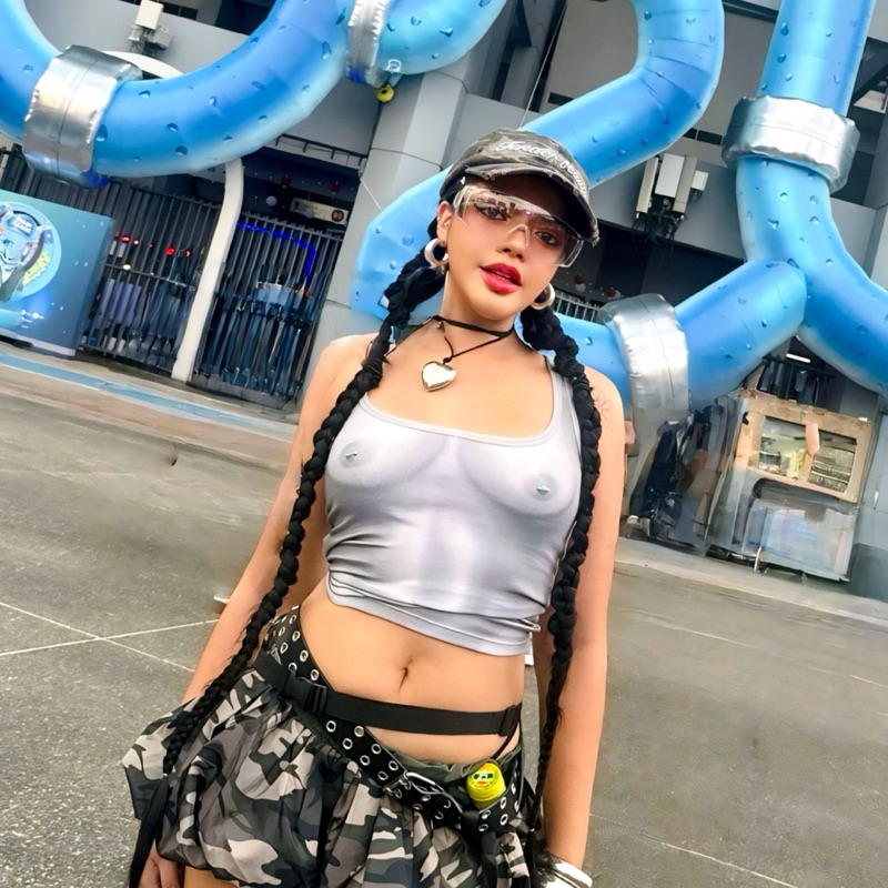 ส่งต่อ‼️ เสื้อกล้ามสุดแซ่บ แบรนด์ @iskalling Size S 800฿ - used like new