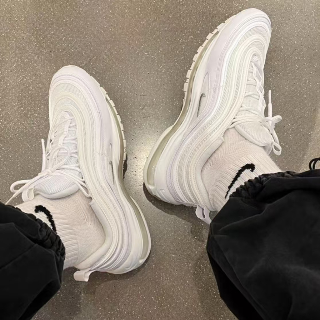 ❤️🚛รอพรีออเดอร์❤️Nike Air Max 97 Triple White Black Silver  รองเท้าผ้าใบลำลอง Unisex 💯%