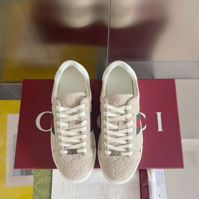 GUCCI Ace รองเท้าผ้าใบลำลอง รองเท้าสีขาวขนาดเล็ก 1639