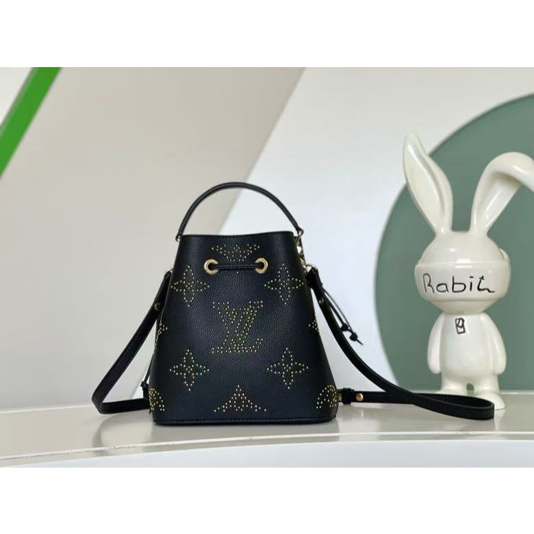 LOUIS VUITTON NÉONOÉ BB กระเป๋าทรงถังหนังวัวลายนูน กระเป๋าถือสะพายข้าง สำหรับผู้หญิง  M46734  777