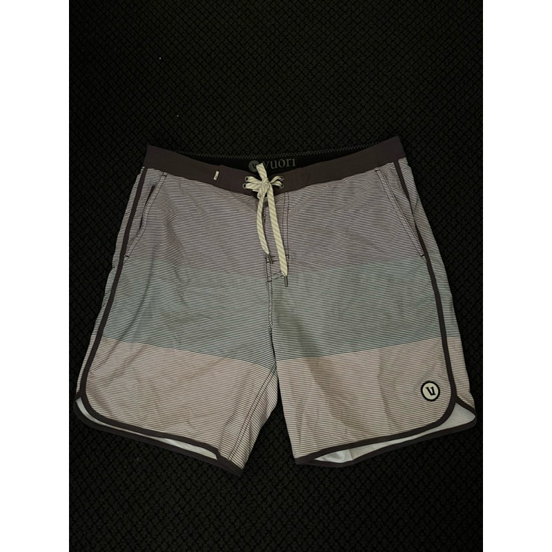 กางเกงขาสั้น ผ้าร่ม vuori มือ 2 แท้ เอว 33