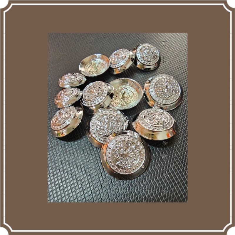 กระดุมเสื้อชุบโครเมี่ยน พิทักษ์สันติราฎษร์