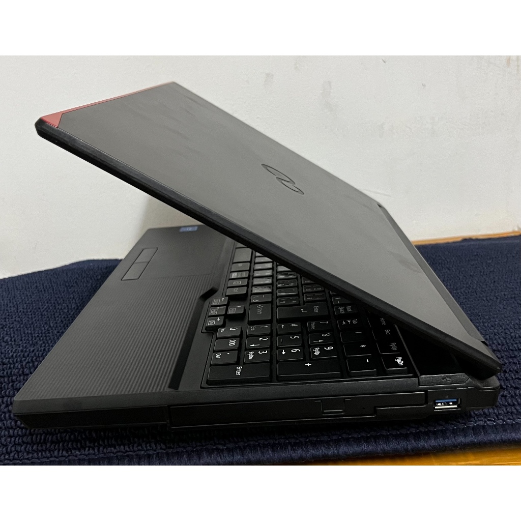 โน๊ตบุ๊คมือสอง สภาพดี Fujitsu LIFEBOOK. A579/A  FMV 62007 CELERON RAm 4 HDD500Gb