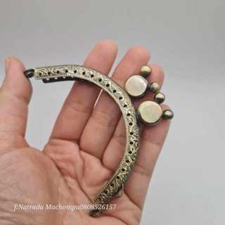 ปากกระเป๋าปิ๊กแป๊ก ขนาด 8.5 ซม แพค 5 ชิ้น. ทรงโค้ง สีทองรมดำ…