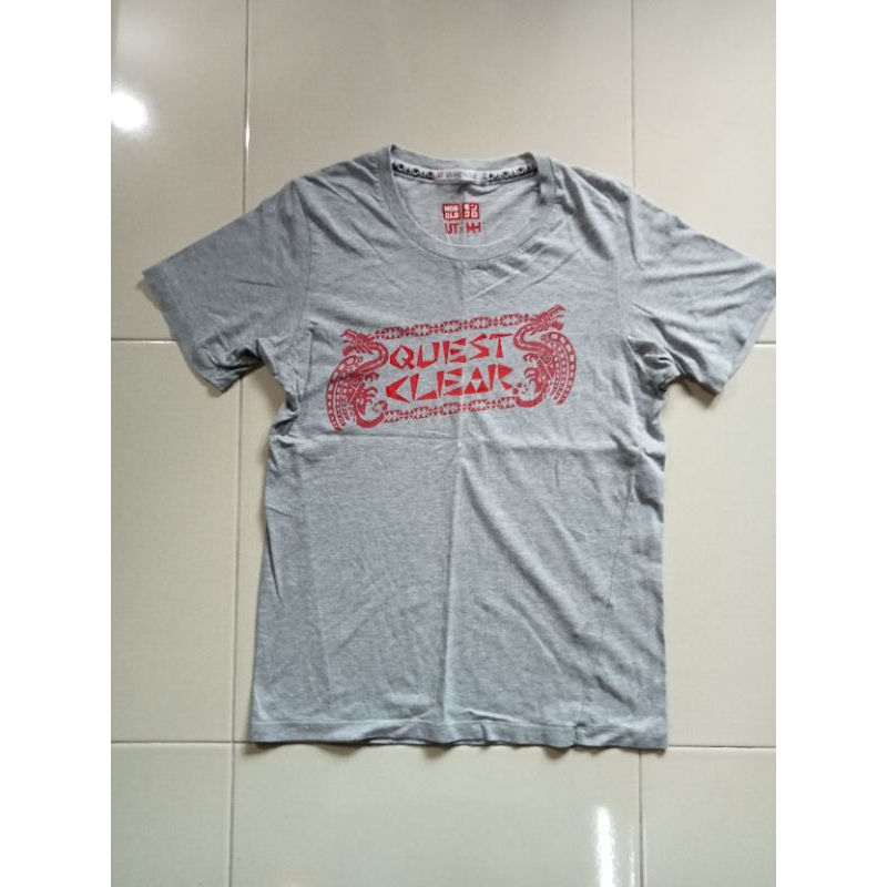 เสื้อยืดสีเทา.. Unique..