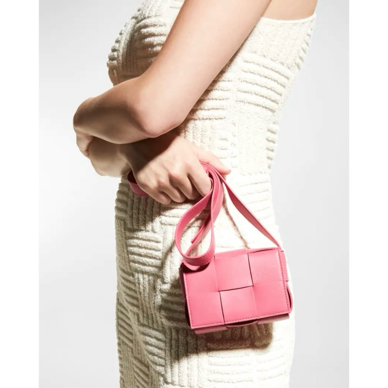 New bottega mini cassette สีชมพูน่ารัก ราคาดีงาม