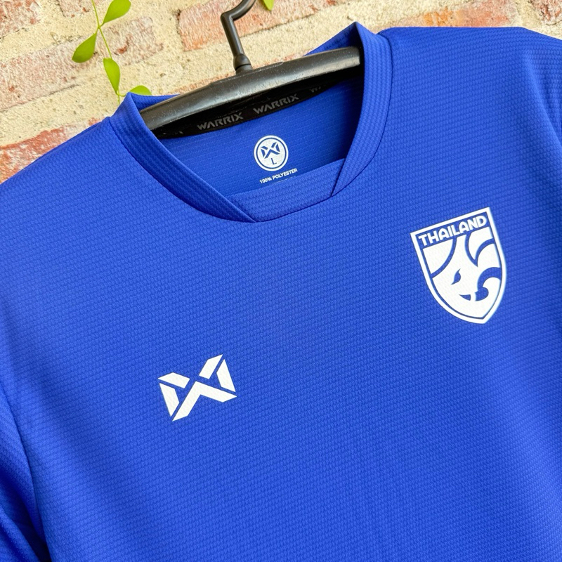 Warrix เสื้อกีฬาแขนสั้น เสื้อซ้อมทีมชาติ WARRIX 231FBACL04 คอเย็บปกเสริม ผ้าลาย แขนสั้น สีล้วน