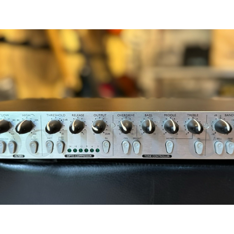 ปรีไมค์ระดับมืออาชีพ Focusrite Pro Audioเสียงใสมาก ปรับได้หลายแบบ มี COM/EQ