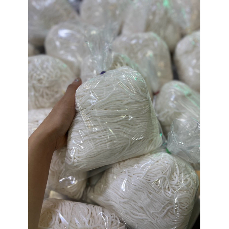 เส้นสดหนักหนึ่งกิโลกรัม