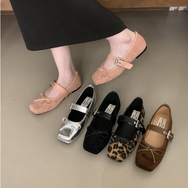 รองเท้า Mary Janes แบบหัวเหลี่ยมพื้นนิ่มสไตล์ย้อนยุคพร้อมโบว์สำหรับลุคเรียบง่าย