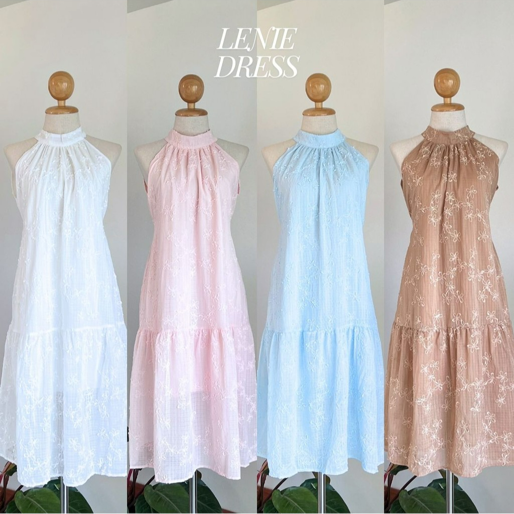 lenie dress เดรสยาวแขนกุด ลายปักดอกไม้ มีเชือกผูกเอว และโบว์หลังคอ มีซับใน