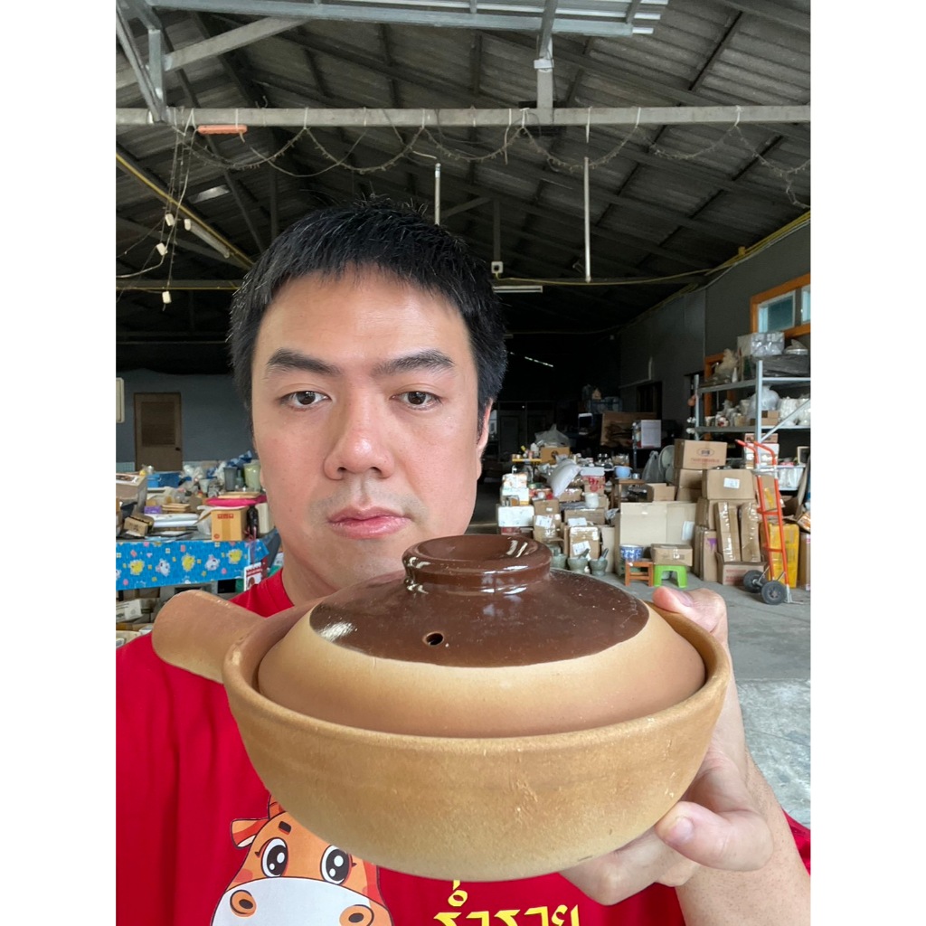 หม้อดินแบบมีด้ามจับพร้อมฝา หม้อกุ้งอบวุ้นเส้น หม้อกระเพาะปลา ขนาด 7 นิ้ว หรือ 750ml สีเข้ม ใช้ได้กับ เตาแก๊ส เตาไฟฟ้า เต ราคา ถูกที่สุด ดีลบีเคเค แกลเลอรีภาพที่ 3