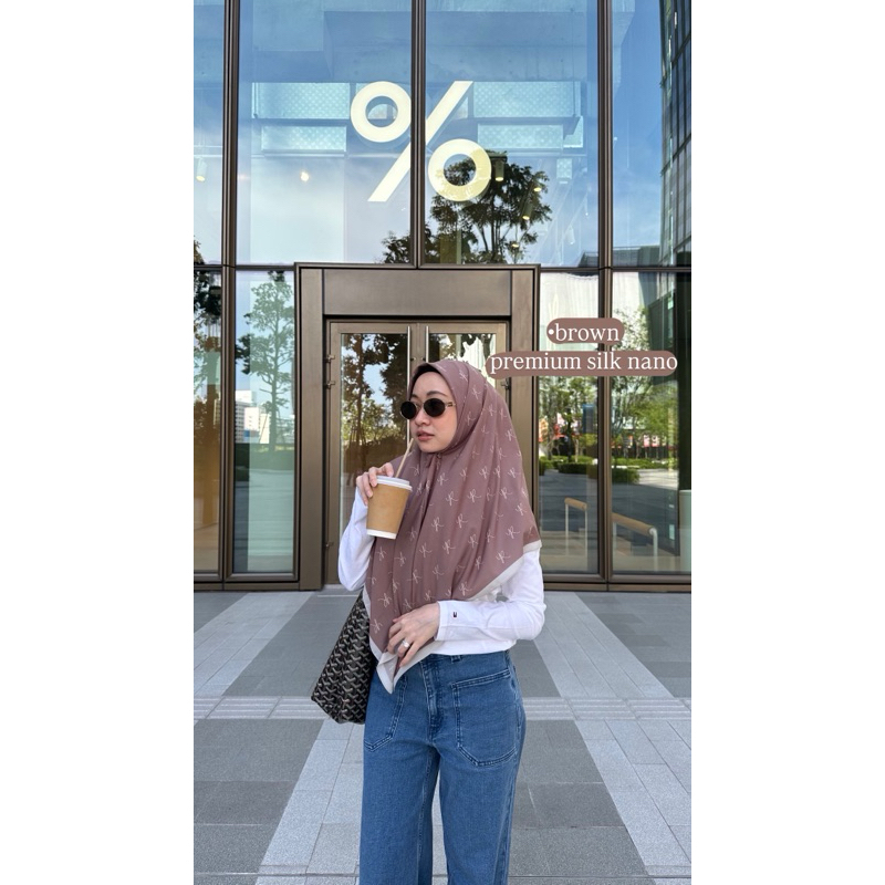 PRE-ORDER HIJAB • 05 YR IN BLACK / BROWN (110x110cm)