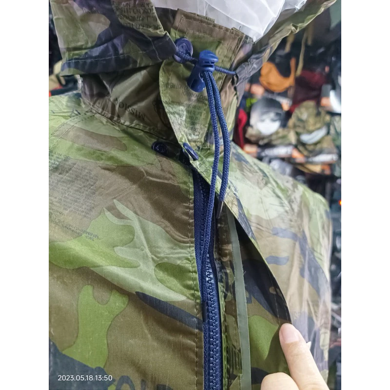 ชุดกันฝนเสื้อกางเกง มีฮูด ซิปและกระดุม เนื้อผ้า PVC thumbnail 7