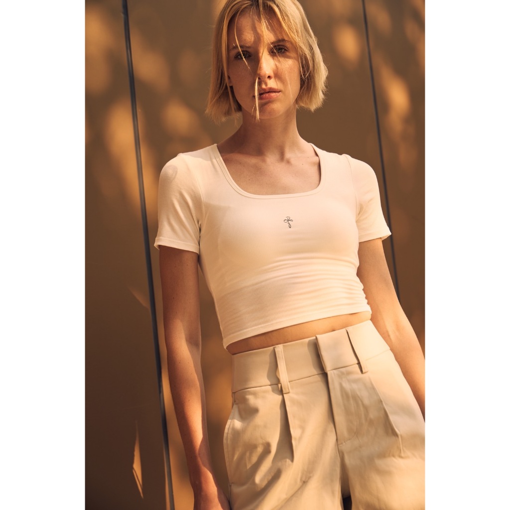 Rool - Cropped Bratop เสื้อครอปคอเหลี่ยมพร้อมบราในตัว