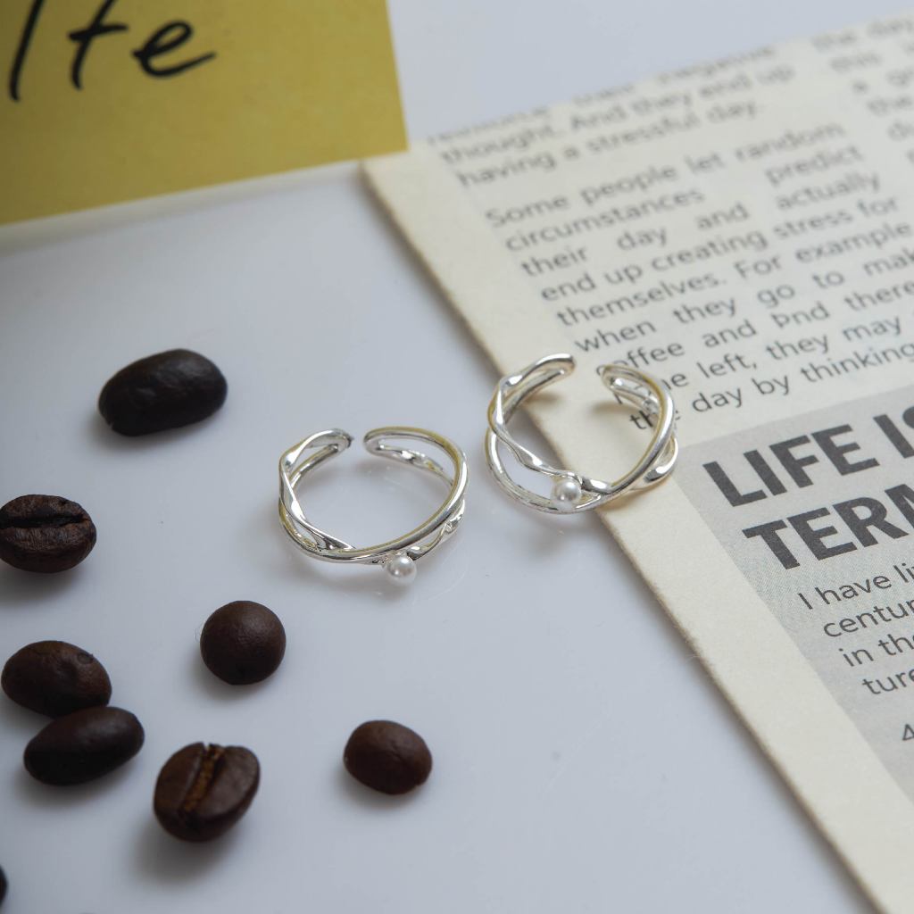 earika.earrings - twine pearl ring แหวนไข่มุกสีขาว ชุบทองคำขาว เหมาะสำหรับคนแพ้ง่าย
