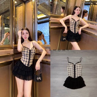 Glamomi เซ็ทเสื้อสายเดี่ยวแต่งขอบลูกไม้สีดำแมทเข้ากับลายตารา…