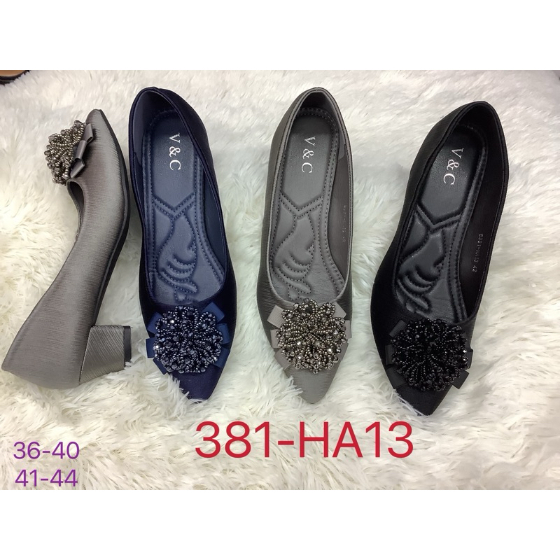 รองเท้าคัตชู มีไซส์36-44 ทักเเชทก่อนสั่งสินค้าด้วยนะคะ