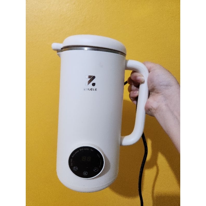 เครื่องทำน้ำเต้าหู้ zolele *มือ2 สภาพ 90-95%