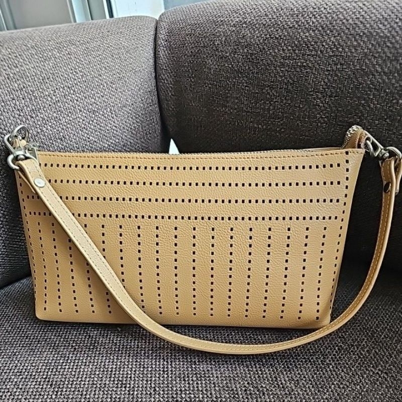 กระเป๋าคล้องไหล่ Nicole Miller