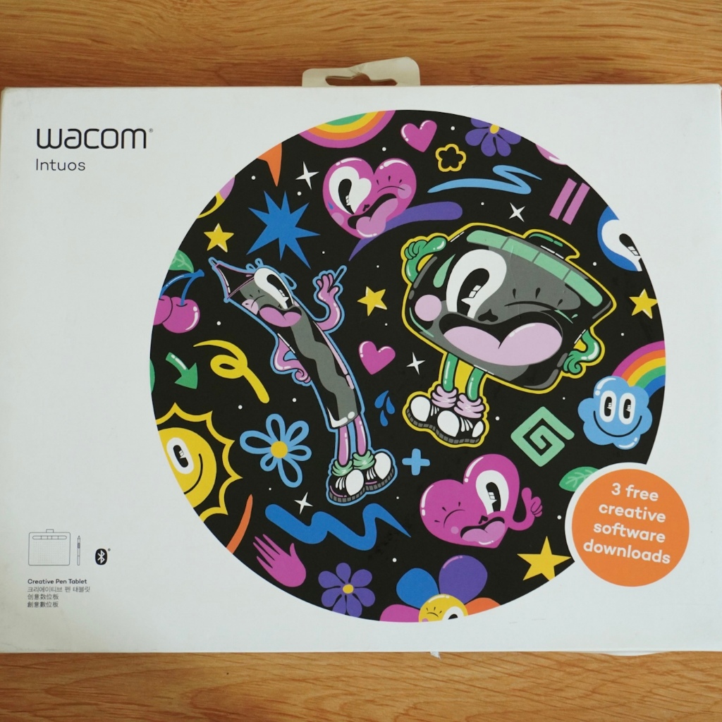 WACOM Intuos (M) Bluetooth - Berry color