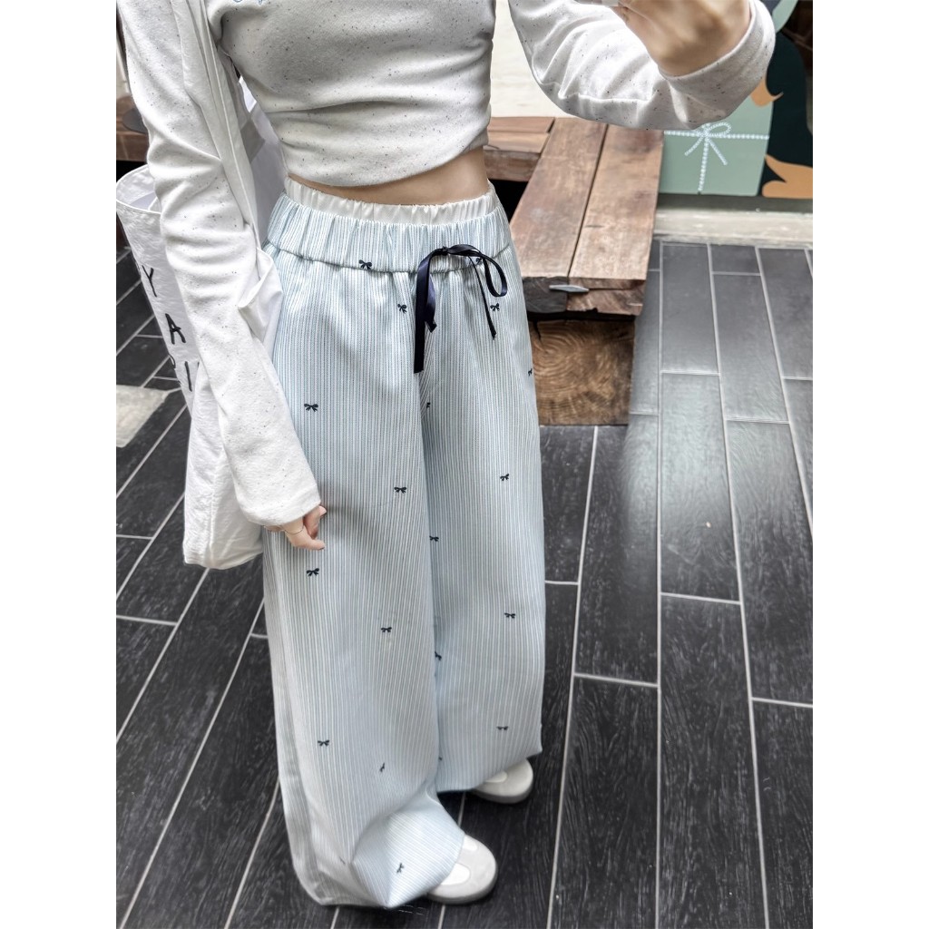 Blossom Closet🌊กางเกงลำลองผู้หญิง เอวสูง สีฟ้า พิมพ์ลายโบว์ ผูกเชือก ทรงหลวม - รูปที่ 6