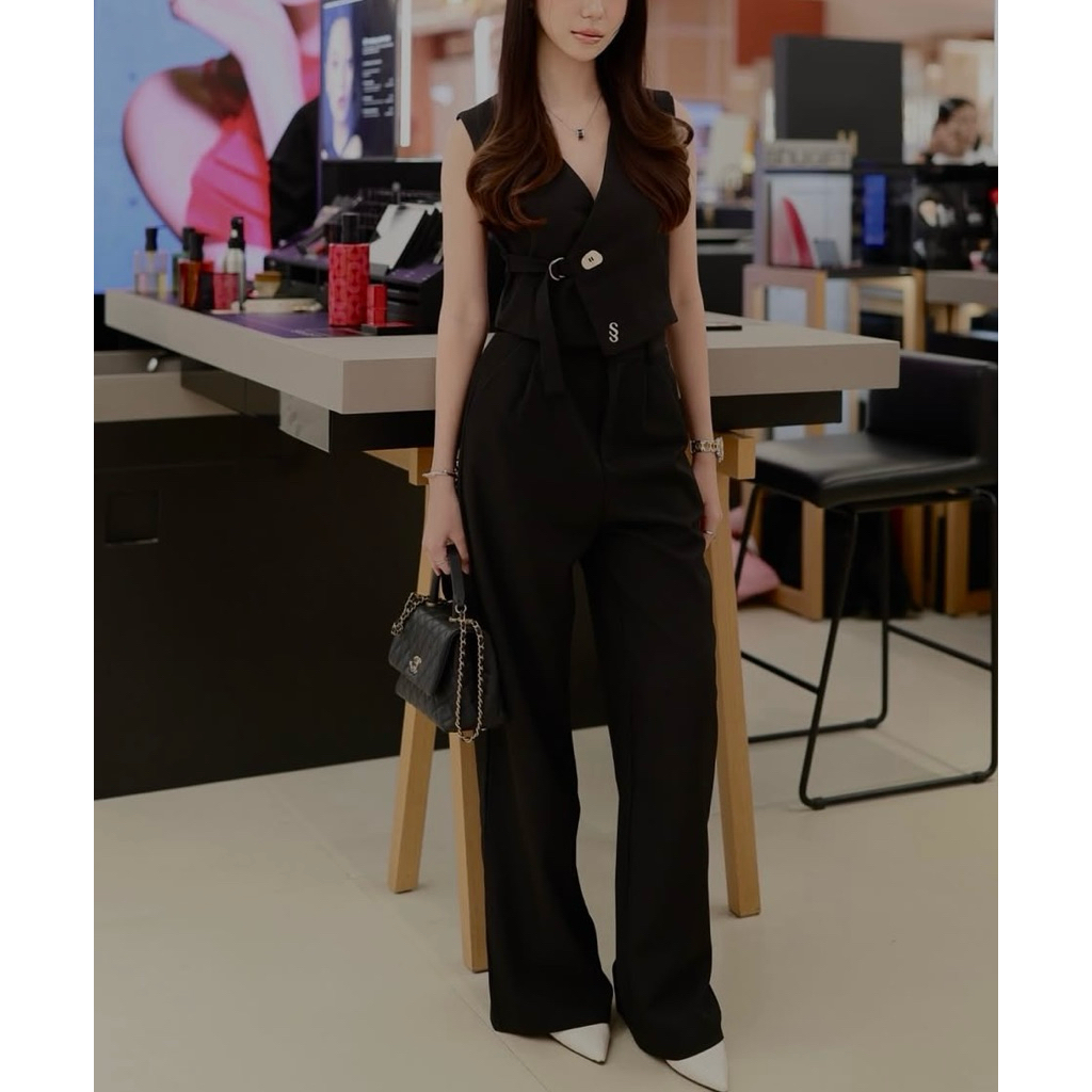 ส่งต่อชุดเซท " Khloe vest set " ไซซ์ L สีดำ งานจากร้าน swans.ss ร้านในไอจี